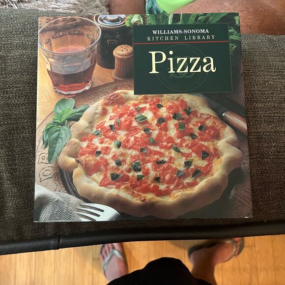 Williams-Sonoma Kitchen Library Pizza Cookbook Recipes - Picture 1 of 4